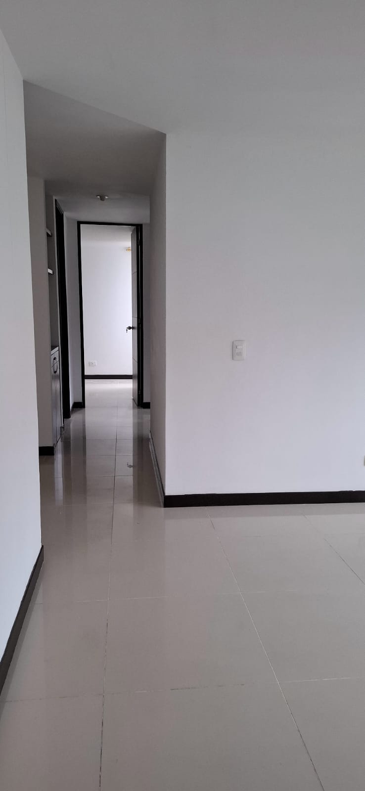 Alquilo apto primer piso